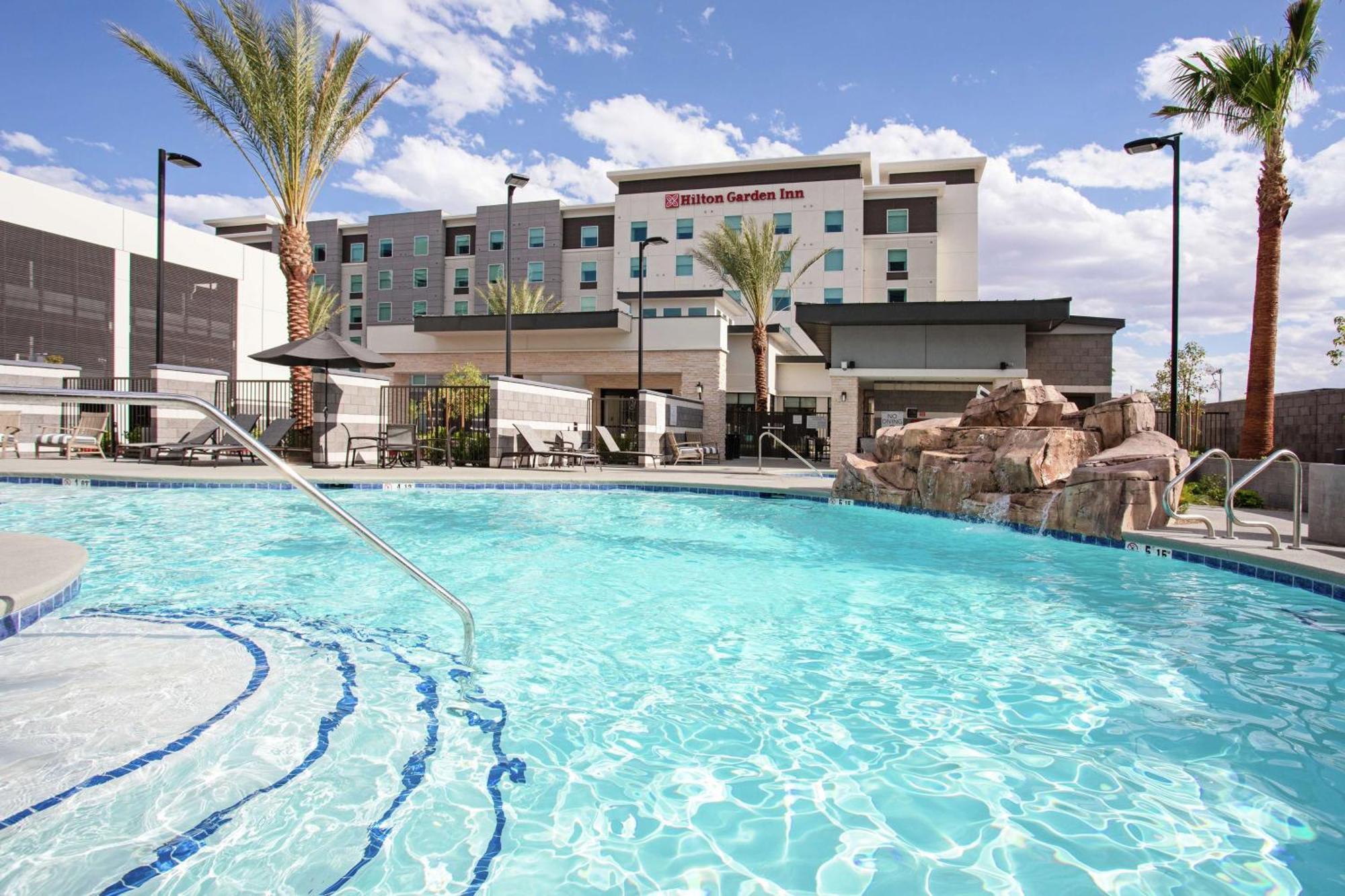 Hilton Garden Inn Las Vegas City Center Exterior photo